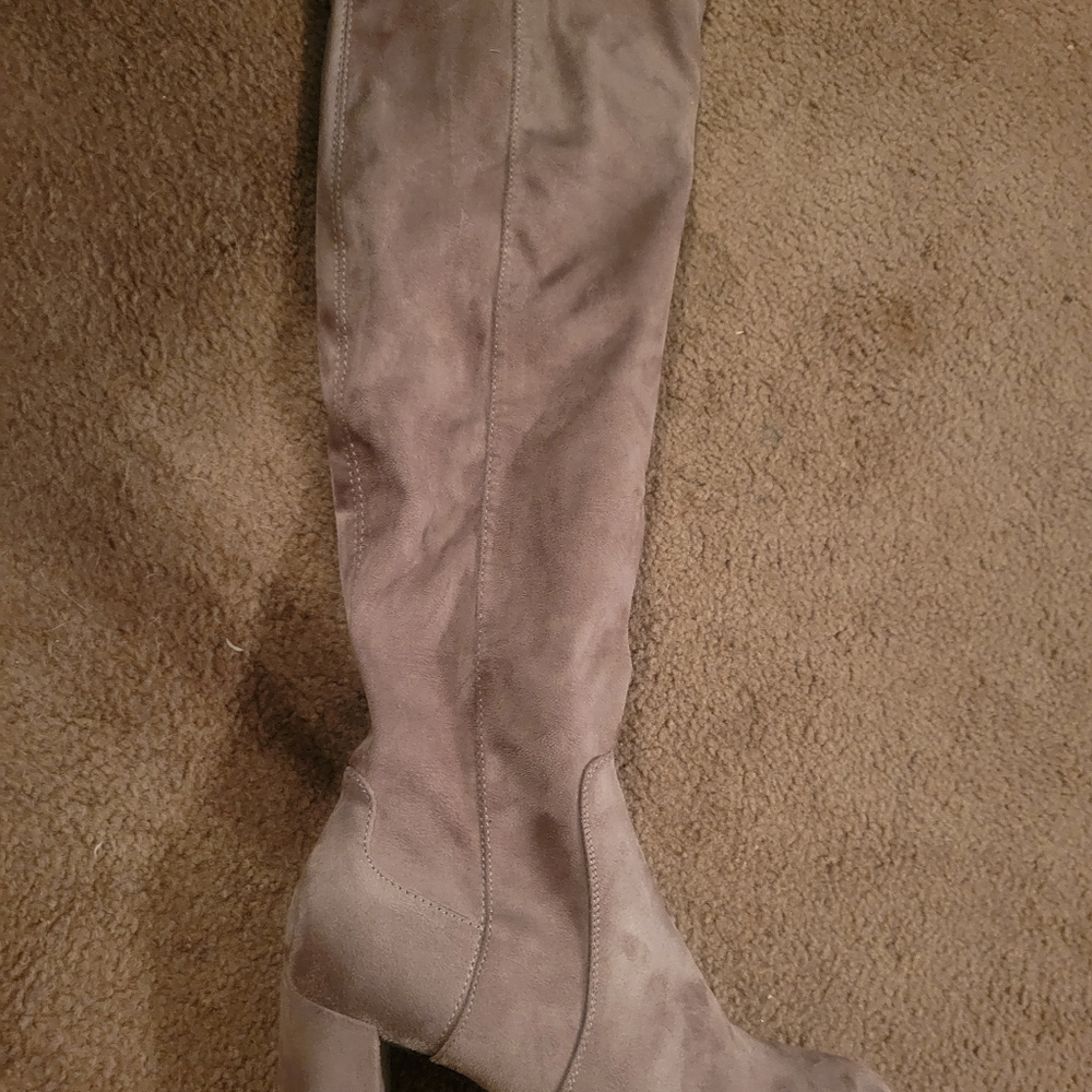 Knee Boots Liz Claiborne